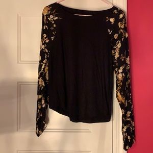 Patterned sleeve long sleeve top NWT